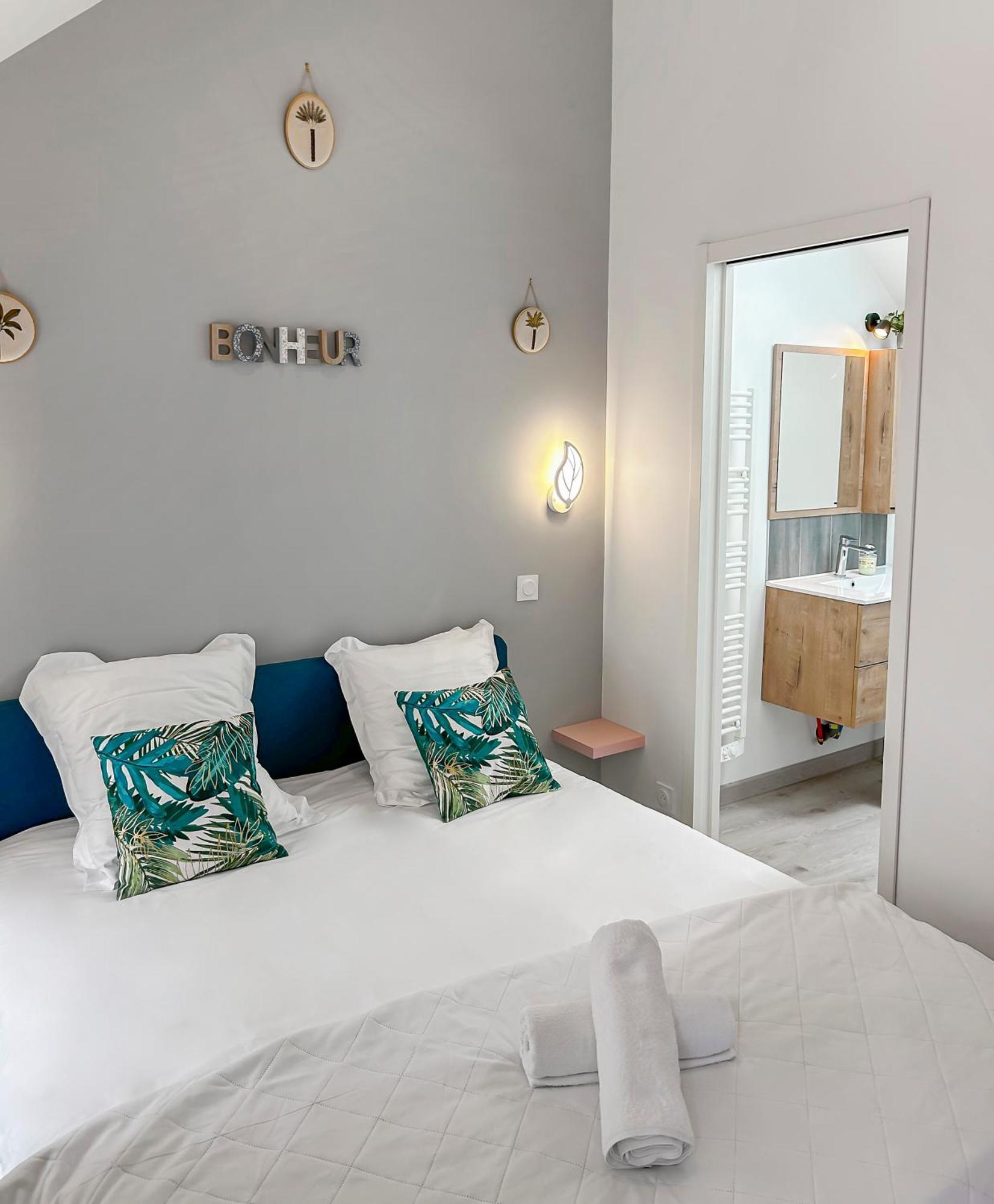 L'Atypique Hyper Centre Wifi Et Netflix Gratuit Apartman Mayenne Kültér fotó